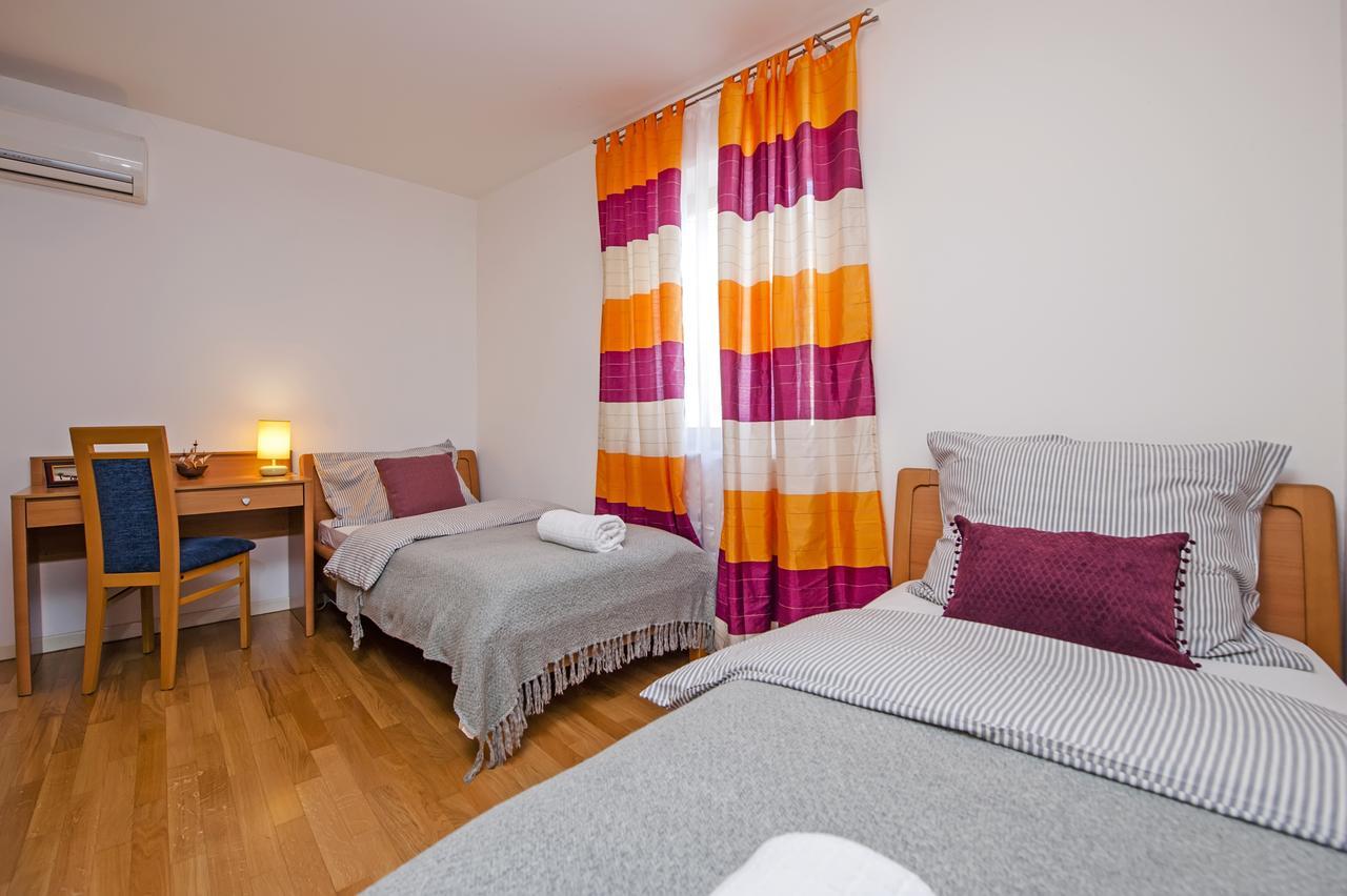 Apartment Campanile Ровінь Екстер'єр фото