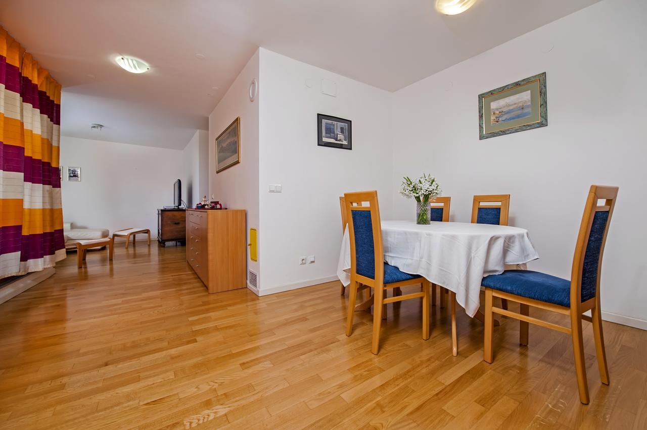 Apartment Campanile Ровінь Екстер'єр фото