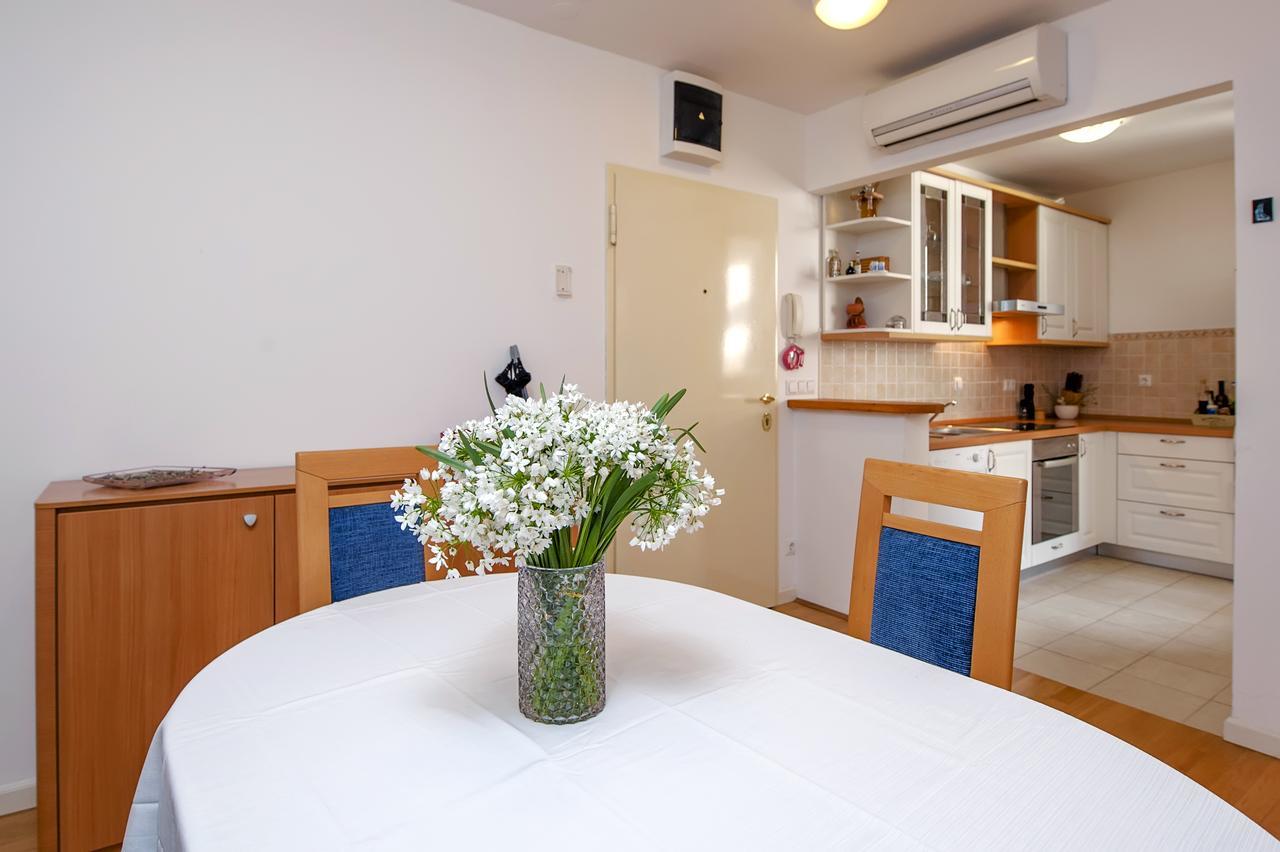 Apartment Campanile Ровінь Екстер'єр фото
